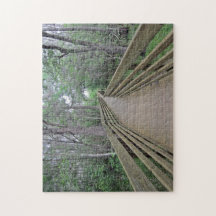 森の中の遊歩道の写真をパズルにした