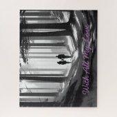 森の中の黒と白のロマンスカップルのシルエット ジグソーパズル (縦)