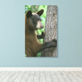 森の中の黒熊 キャンバスプリント (インサイチュ (ウッドフロア))