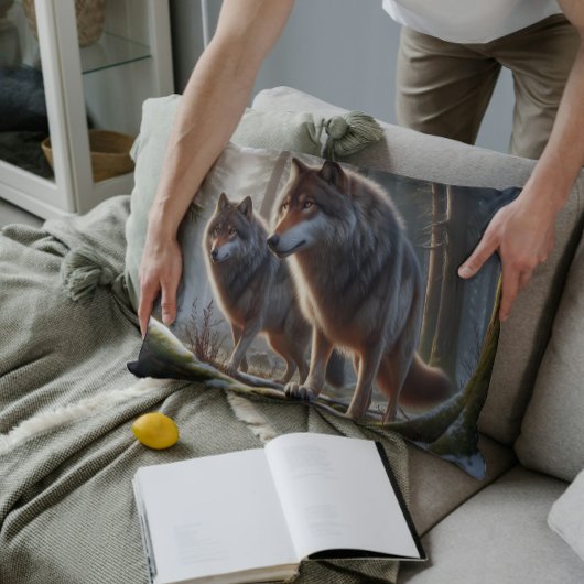 森の中の2匹のオオカミ：威厳のある野生動物 アクセントクッション