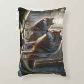 森の中の2匹のオオカミ：威厳のある野生動物 アクセントクッション (正面(垂直))