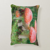 森の中のFly-Agalicクローズアップ写真 アクセントクッション (裏面(縦))