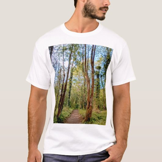 森の中 Tシャツ (正面)