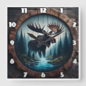 森の小川のそばに立つムース スクエア壁時計 (正面)