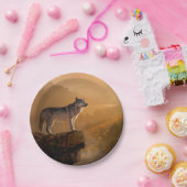 森の岩の上に立つ灰色の狼 ペーパープレート (パーティー)