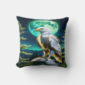 森の月に照らされた空の下に止まったワシ クッション (正面)