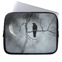 森の木のカラス