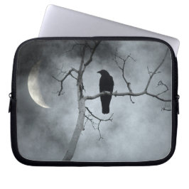 森の木のカラス ラップトップスリーブ
