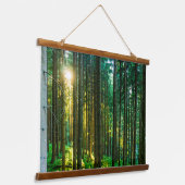 森の木の間の日光 吊り下げ型タペストリー (傾斜あり)
