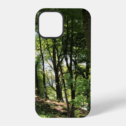 森の木立のデザイン iPhoneケース (裏面)