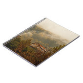 森の木造の家 – 静かなシーン ノートブック (左側)