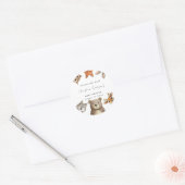 森の森林動物が赤ちゃんシャワーを旅行 ラウンドシール (封筒)