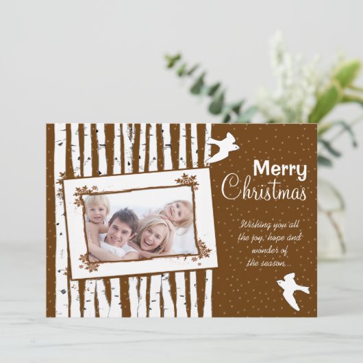 森の樺の木の木飛んでいると鳥メリークリスマス シーズンカード (スタンド正面)