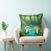 森の池のそばに座るマンガ鮮やかーのカエル クッション (椅子)