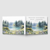 森の湖畔の野生の花のフラワーウェディング ゲストブック (全面)