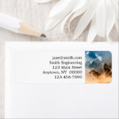 森の満月で二匹のオオカミが吠える ラベル (インサイチュ)