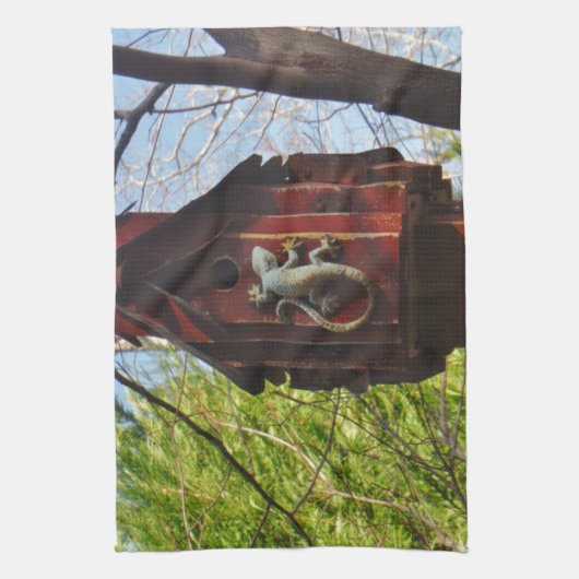 森の灰色トカゲ擦り切れたイ キッチンタオル (縦)