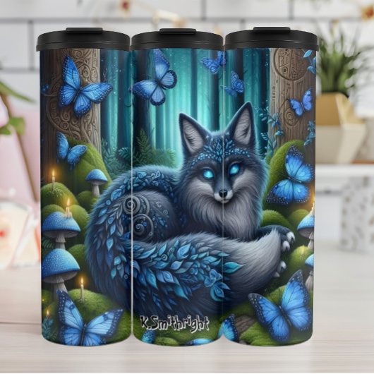 森の神秘的なブルーキツネ タンブラー