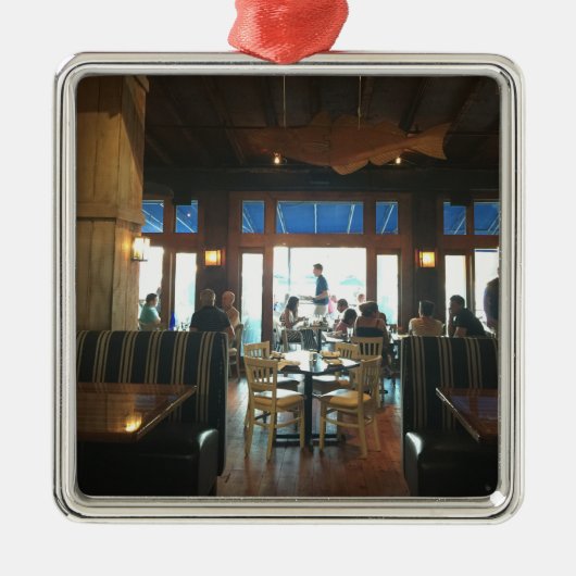 森の穴の水辺地帯のクリスマスのオーナメント メタルオーナメント (正面)