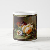 森の端の白いバラとスミレ ジャンボコーヒーマグカップ (正面)