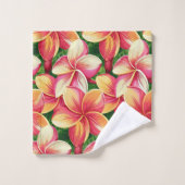 森の緑に咲く美しい熱帯ピンクの花 バスタオルセット (ウォッシュタオル)