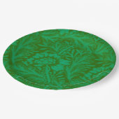 森の緑の中のアネモン ペーパープレート (アングル)