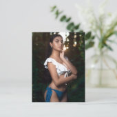 森の美しい水着モデル写真 ポストカード (スタンド正面)