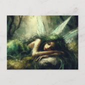 森の苔むした畑で眠っている美しい妖精 ポストカード (正面)