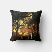 森の若い鹿の子鹿 クッション (正面)