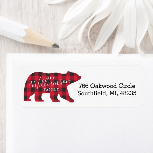 森の赤いバッファロープレイドベアーファミリークリスマス ラベル (インサイチュ)