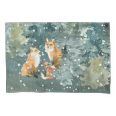 森の雪景色とキツネの家族 枕カバー (正面左)