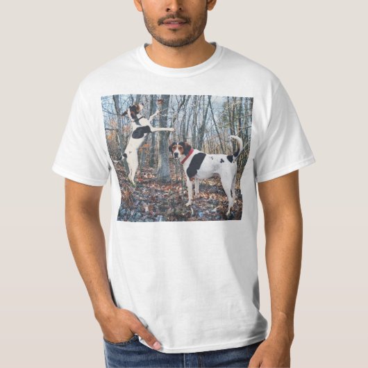 森のTシャツのTreeingの歩行者のCoonhounds Tシャツ (正面)