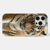 森を歩くトラ  iPhoneケース (裏面横)