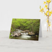 森を真っ直ぐに流れるフォーク カード (黄色い花)