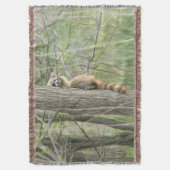 森を覗くアライグマの水彩画 – 森の奥 スローブランケット (正面縦)