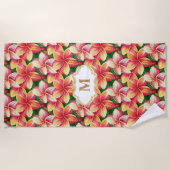 森モノグラムのの緑に咲く熱帯ピンクの花 ビーチタオル (正面)