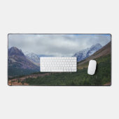 森林と峰々が望める澄んだ山谷の景色 デスクマット (キーボード&マウス)