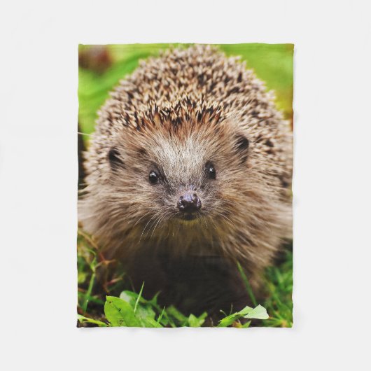 森林のかわいく小さいハリネズミ フリースブランケット (正面)