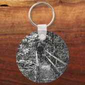 森林のキーチェーンを通る橋 キーホルダー (正面)