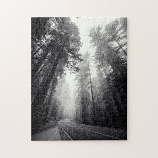森林のセコイア木の眺め ジグソーパズル (縦)