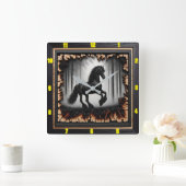 森林のパス:チャールドパーソナライズされたウッドフリージアン スクエア壁時計 (ホーム)