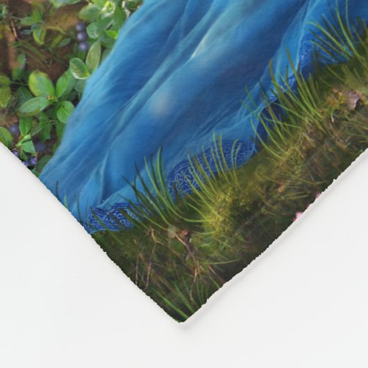 森林のミステリーおとぎ話の娘そして王子 フリースブランケット (角)