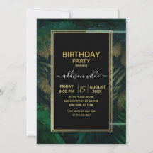 森林の葉っぱに隠れる虎