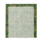 森林スタイルの緑のデジタルカムフラージュ ノートパッド (正面)