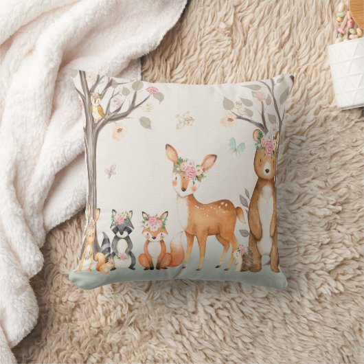 森林動物の女の赤ちゃんの子供部屋のBohoの枕 クッション (ブランケット)