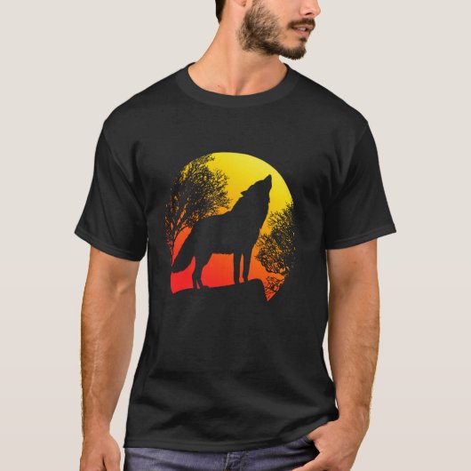森林動物サンセットウルフ1 Tシャツ (正面)