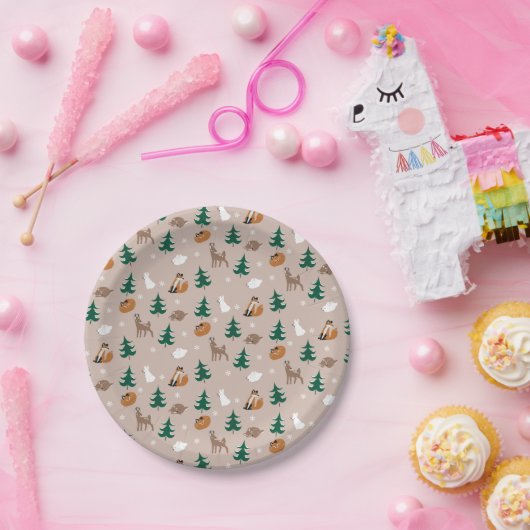森林動物雪に覆われた木模様 ペーパープレート (パーティー)