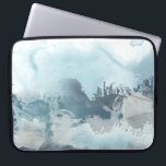 森林海 ラップトップスリーブ<br><div class="desc">Forest Sea II by June Erica Vess.このデザインはリラックス、様々な形と青い色調の海のような雰囲気を醸し出している。</div>