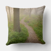 森林装飾用クッションに導く歩く道 クッション (裏面)