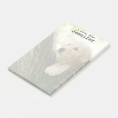 森林設定に坐っているラブラドールの子犬 ポストイット (アングル)